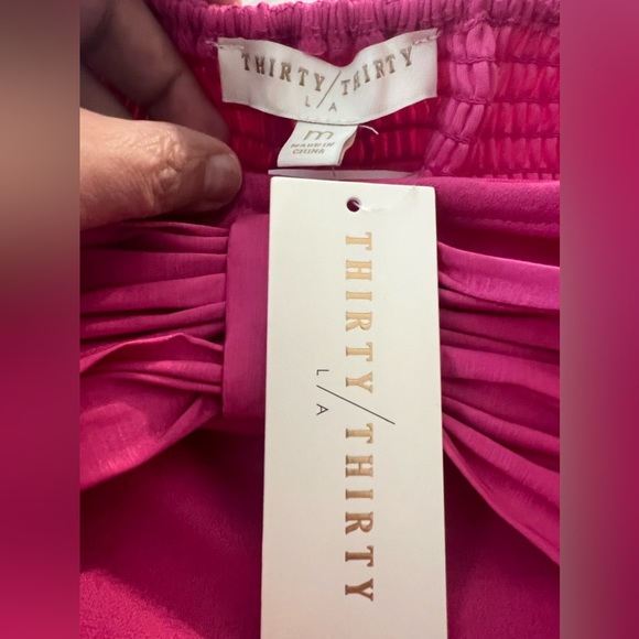 Thirty Thirty fushia top size M p2p 14” length 9” NWT - Picture 2 of 2